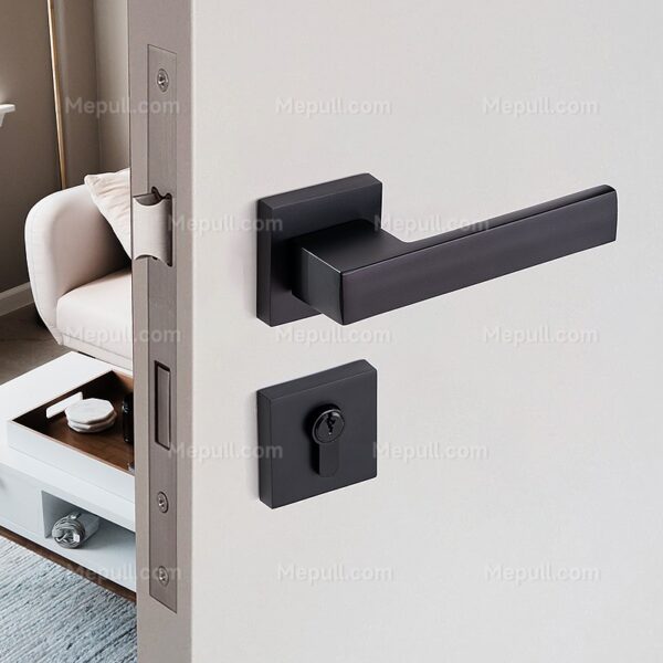 Internal Black Door Handles Z54 9392 2