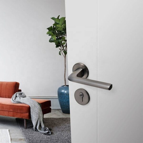 Mepull Door handle and lock L23119