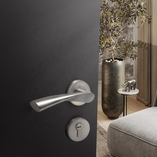 Mepull Door handle and lock L2334