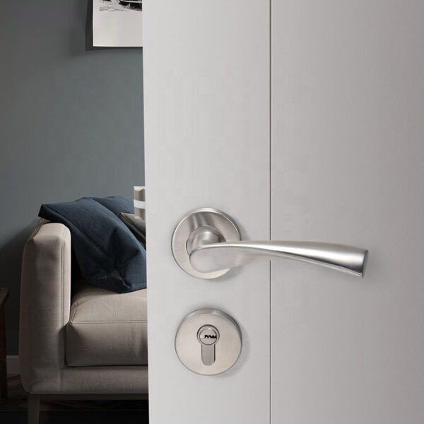 Mepull Door handle and lock L2335